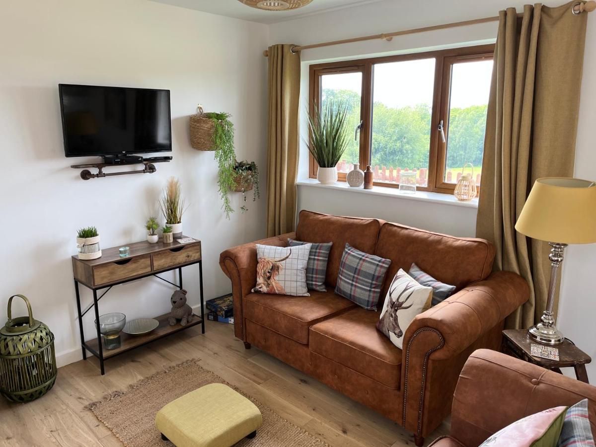 Oak Valley Lodges & Camping Pett Exteriör bild