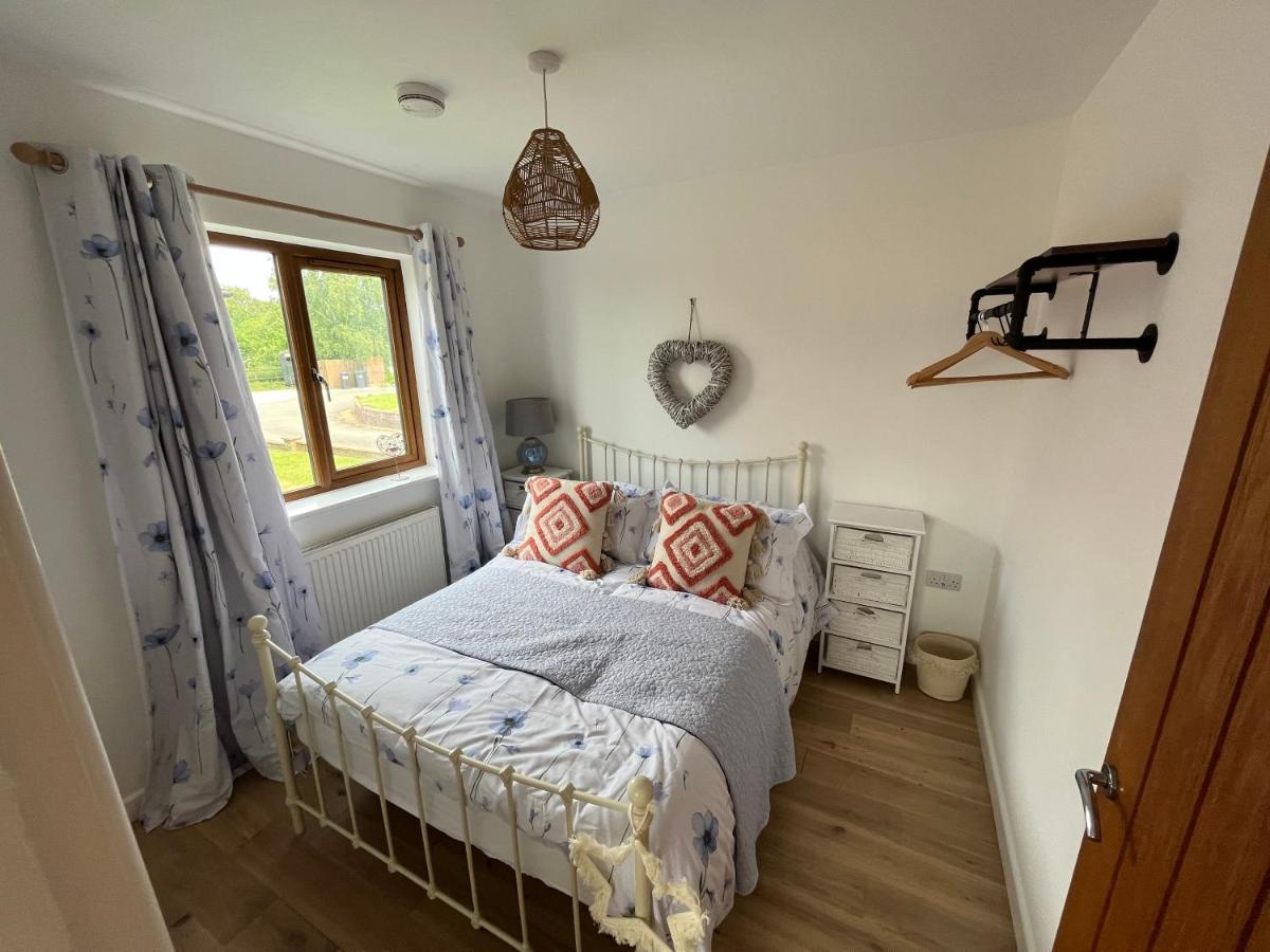 Oak Valley Lodges & Camping Pett Exteriör bild