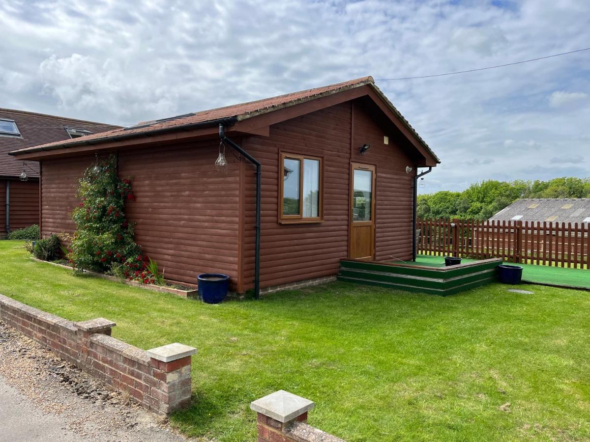 Oak Valley Lodges & Camping Pett Exteriör bild