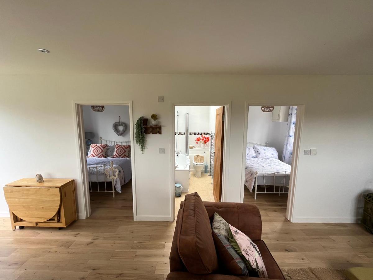 Oak Valley Lodges & Camping Pett Exteriör bild