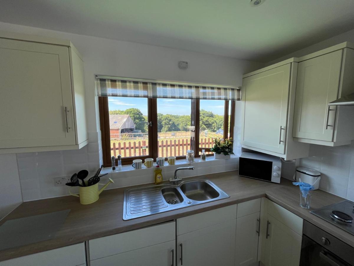 Oak Valley Lodges & Camping Pett Exteriör bild