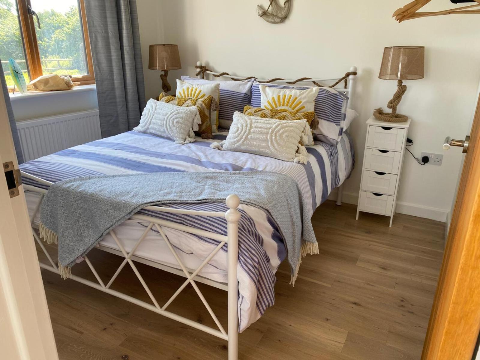 Oak Valley Lodges & Camping Pett Exteriör bild